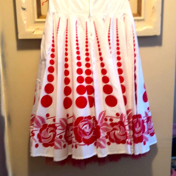 Stunning Dress for Any Special Occasion! - Picture 8 of 11